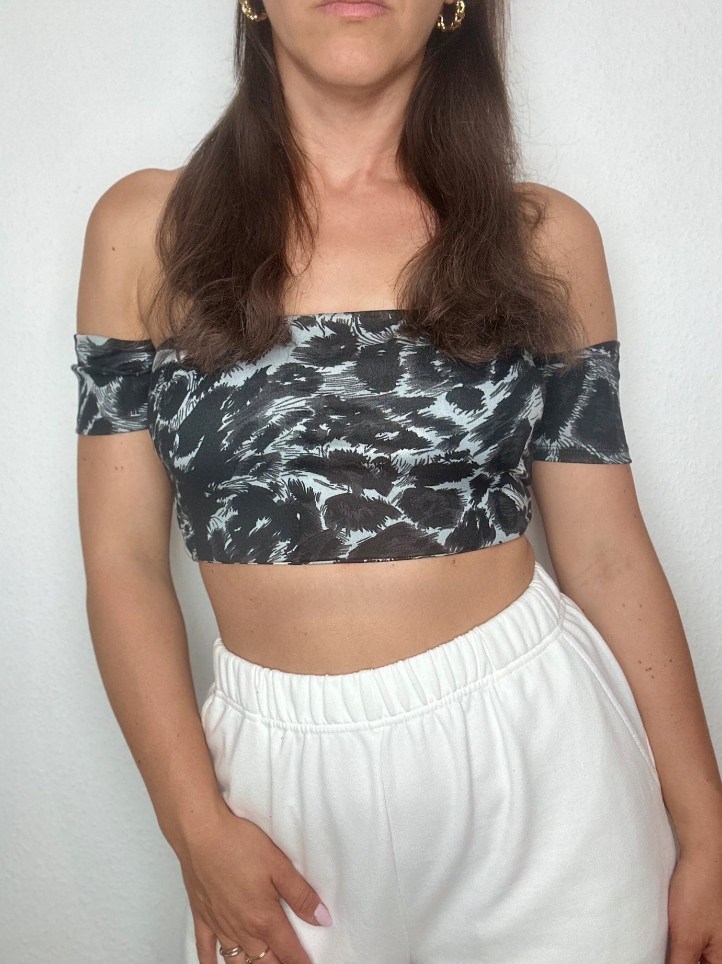 Top Eli Tiger Short with removable Ribbon