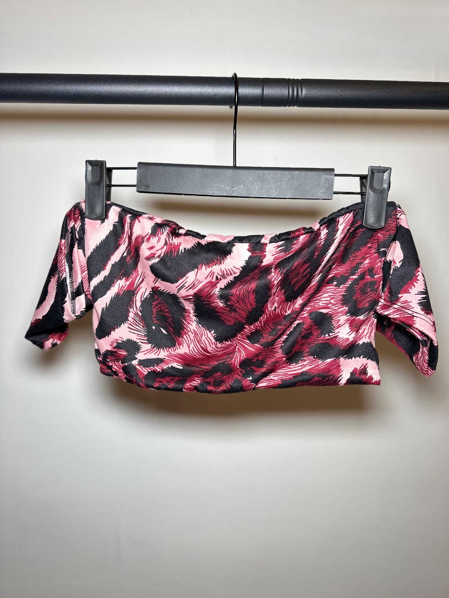 Top Eli Tiger Short with removable Ribbon