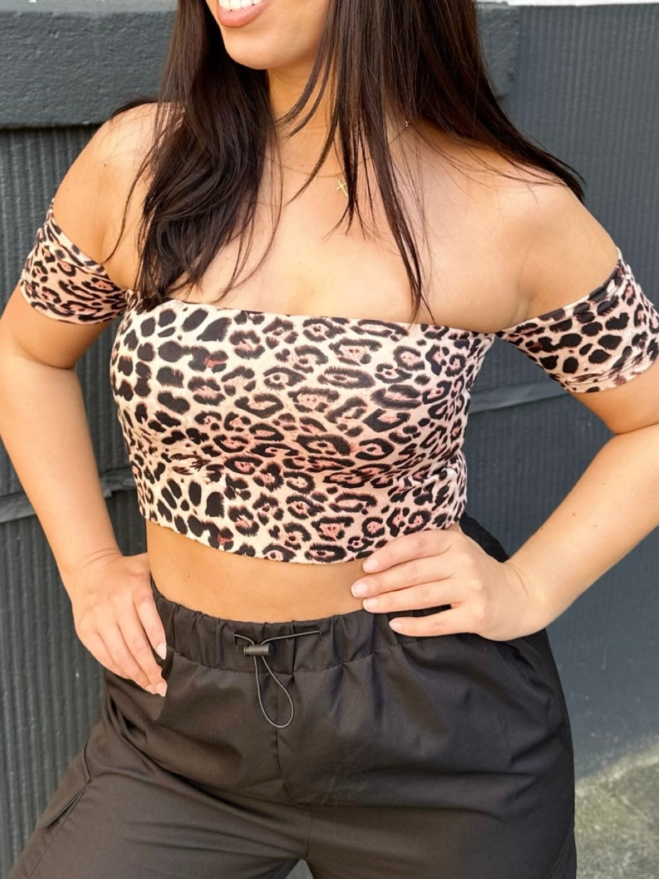 Top Eli Leo Short with removable Ribbon