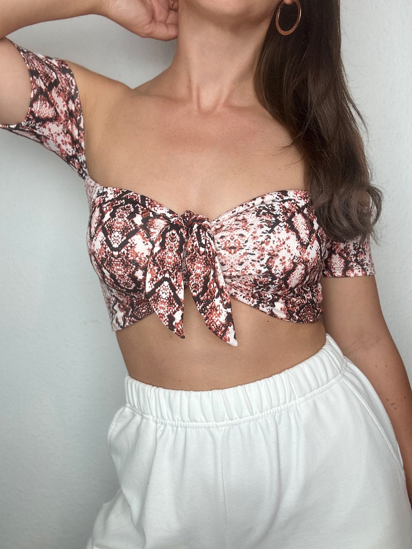 Top Eli Snake Short with removable Ribbon