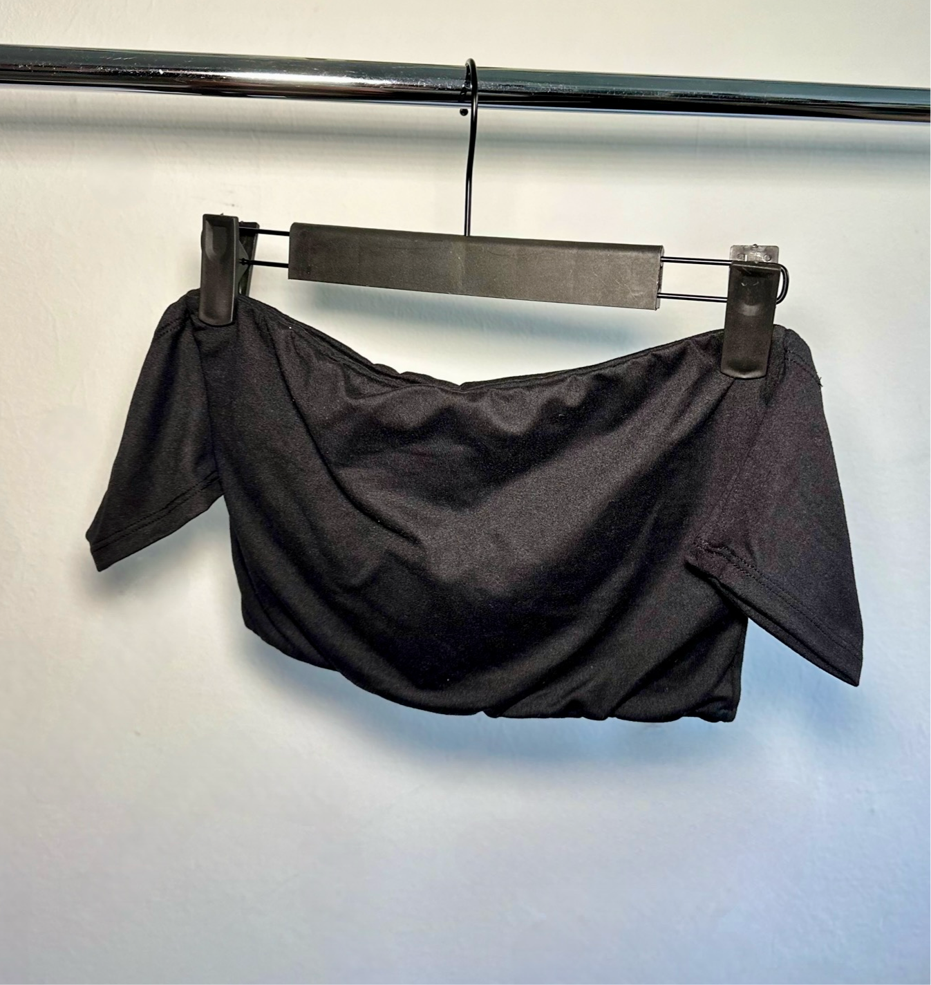 Top Eli One-Color Short with removable Ribbon