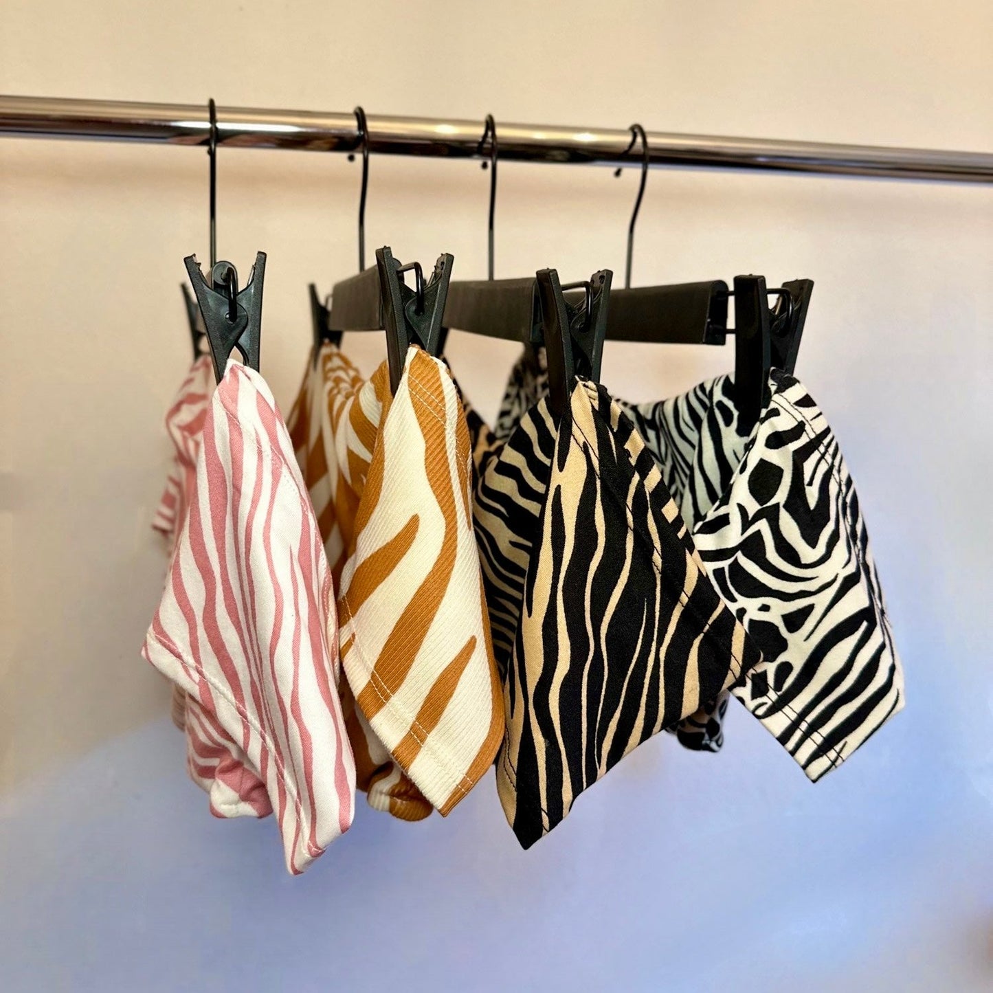 Top Eli Zebra Short with removable Ribbon