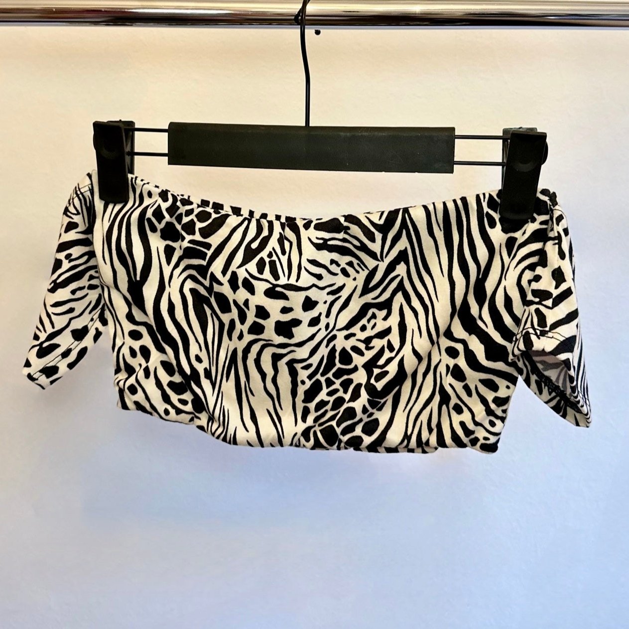 Top Eli Zebra Short with removable Ribbon