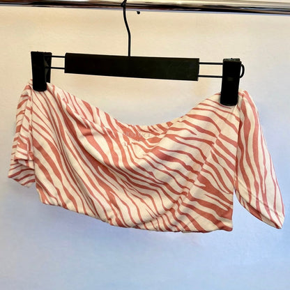 Top Eli Zebra Short with removable Ribbon