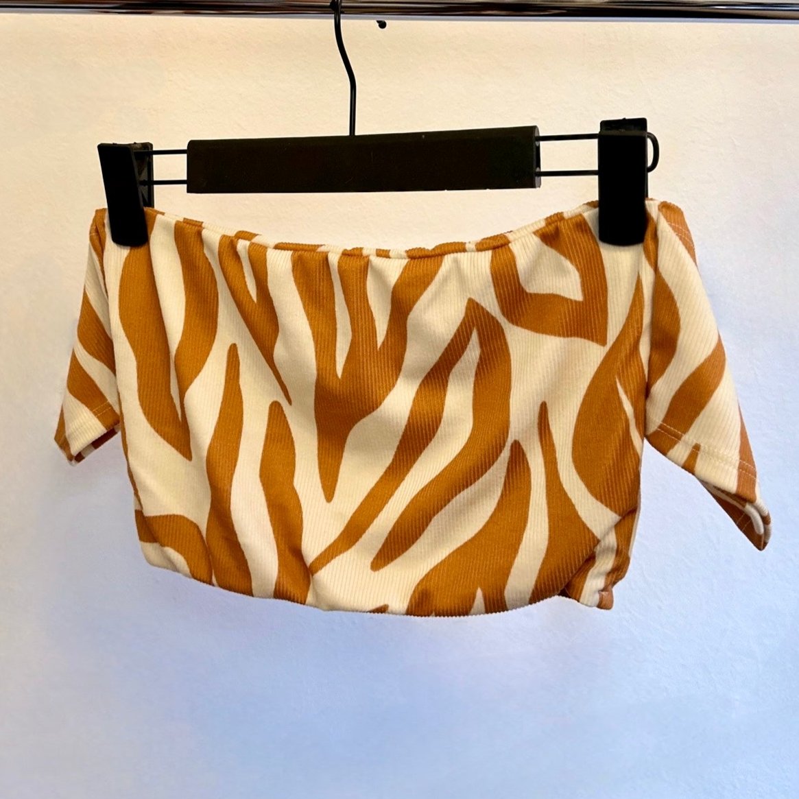 Top Eli Zebra Short with removable Ribbon