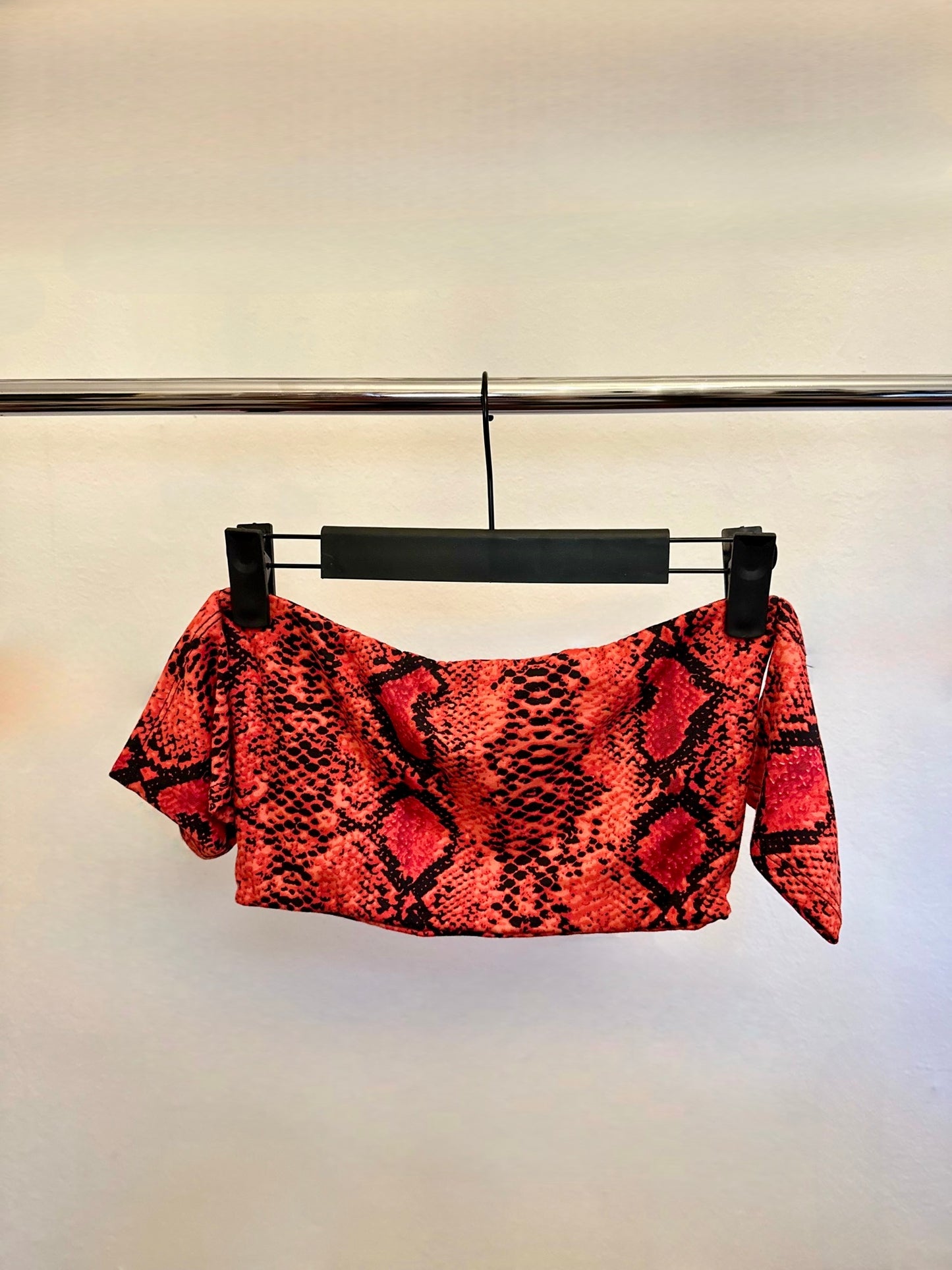 Top Eli Snake Short with removable Ribbon