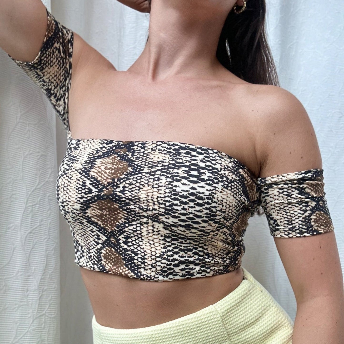 Top Eli Snake Short with removable Ribbon