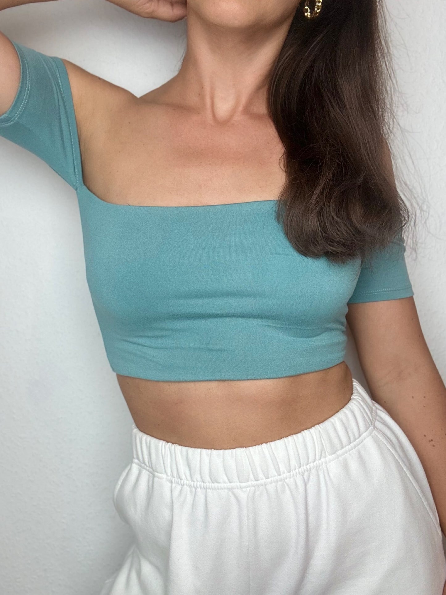 Top Eli One-Color Short with removable Ribbon