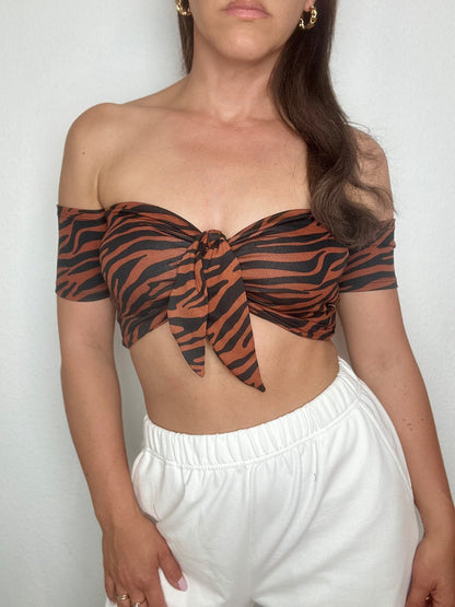 Top Eli Zebra Short with removable Ribbon