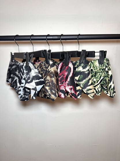 Top Eli Tiger Short with removable Ribbon